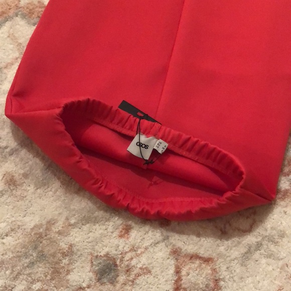 Selling this brand-new, never been worn red pencil skirt. - Picture 3 of 3